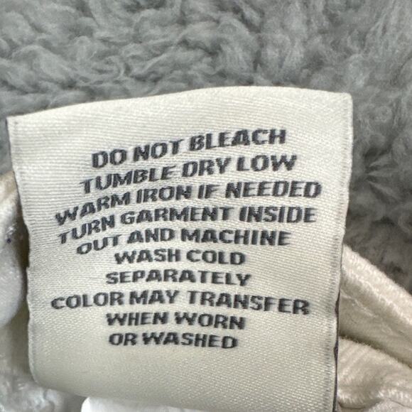 Torrid White Denim Cutoff Plus Size Boyfriend Shorts Fray Hem SZ 26 Coastal Chic - Picture 9 of 9